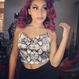 Meet your Posher, Denise